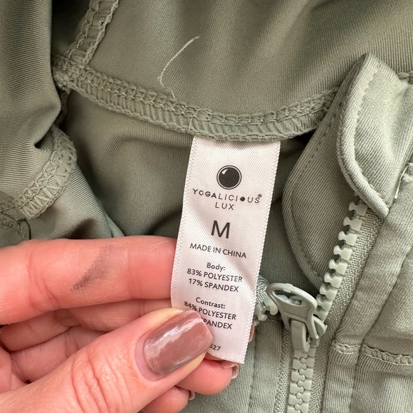 Yogalicious Lux Sage Green Jacket - Picture 3 of 4
